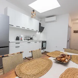 https://the-central-house-2.primorskohotels.com