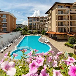 Apartmanhotel Tourist Complex Rose Village, Napospart